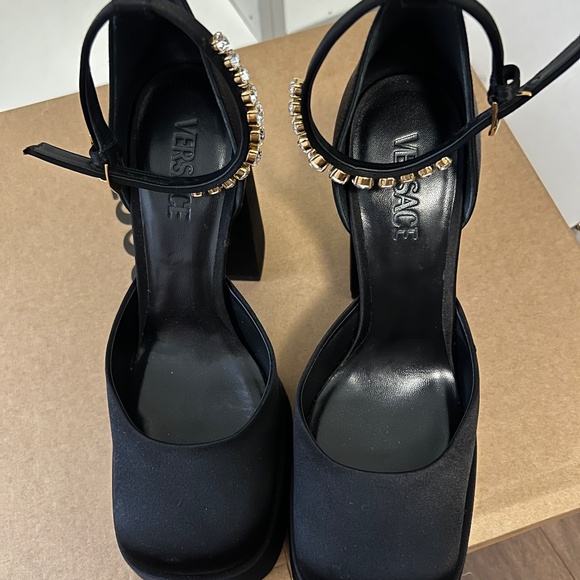 Versace Medusa Aevitas Satin Platform Pumps - Picture 2 of 10